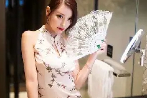 美顶流纯神演穿普拉达的女王2被删光！秀身体黑历史太多