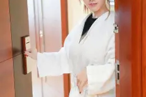 别让虚假人设透支民间公益的善良